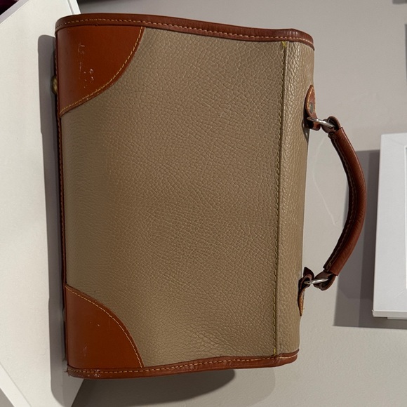 Dooney & Bourke vintage leather handbag with suede interior lining - Picture 4 of 7